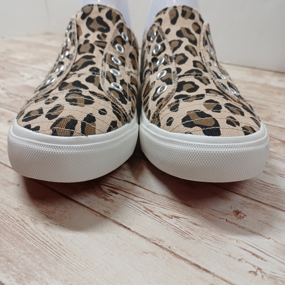 Corky's Cheetah Leopard Print Chuck Taylor Style Boutique Sneaker Shoes Size 10 - Picture 5 of 11